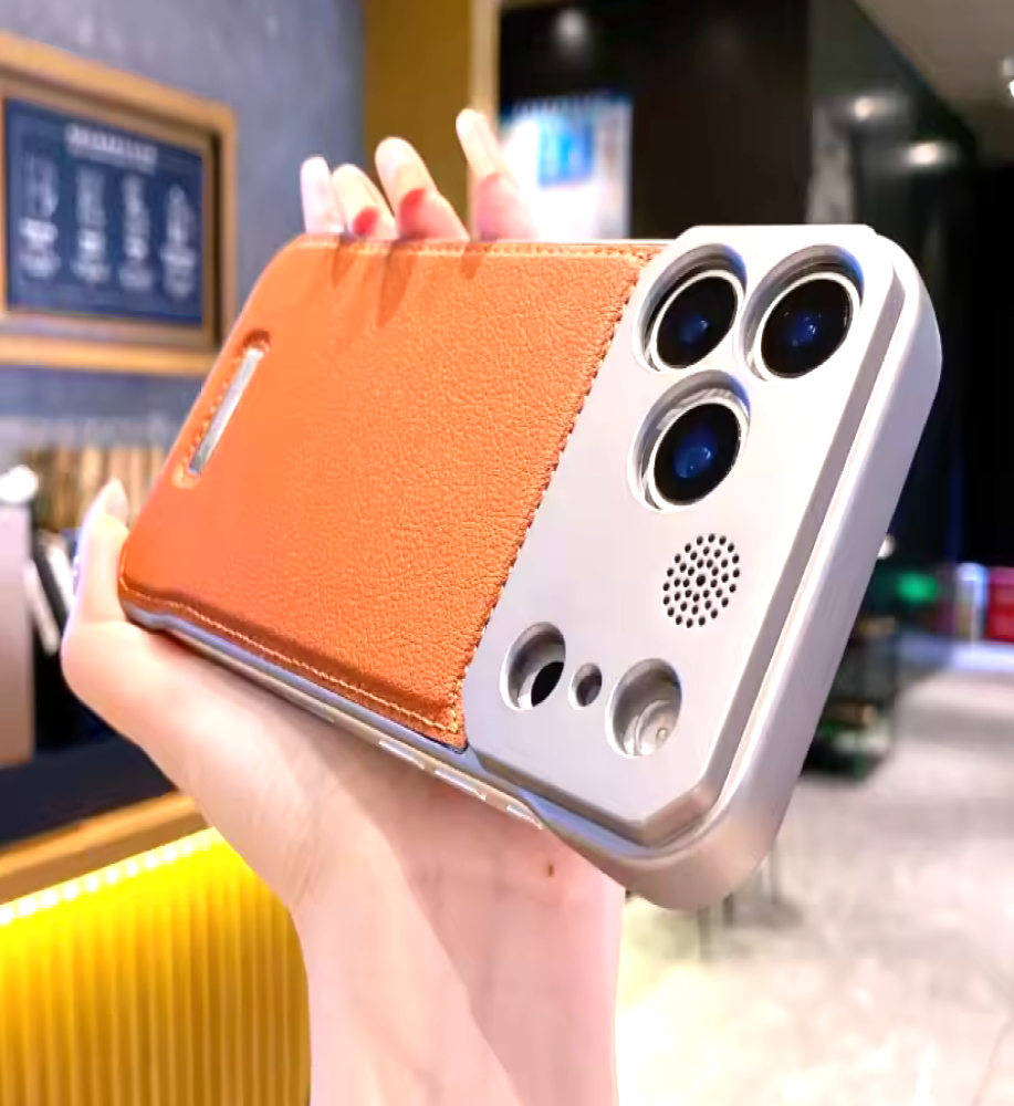  جراب مزيج من الجلد والإطار المعدني خفيف الوزن، حماية راقية لهاتفك مع دعم كامل للشحن اللاسلكي موبايل ايفون 17 برو 