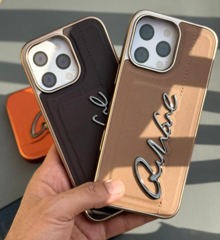  جراب ايفون 16 برو ماكس مع لمسة تصميم جذابة مزود بـ جيب مخفي داخل الجراب لحفظ الكروت، خامات قوية مقاومة للصدمات. 