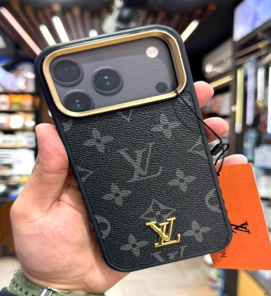 Chic and luxurious iPhone 17 Pro Max case in LV, GG & GUCCI style. Stylish protective cover for girls. Also available for iPhone 16 Pro Max. 