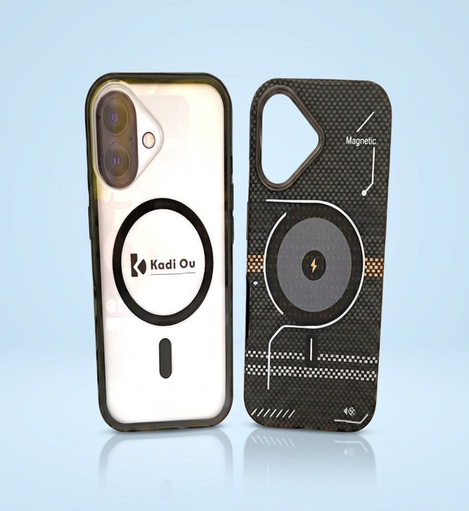  Luxury two-piece iPhone 17 case (clear inner + magnetic carbon fiber outer cover), slim, fingerprint-resistant, and supports MagSafe. 