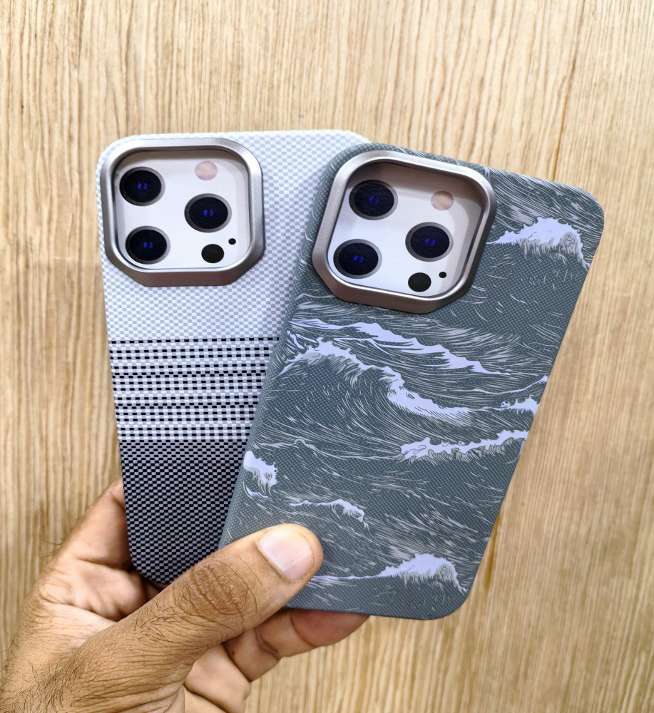  *Carbon fiber protective case for iPhone 15 Pro Max* 