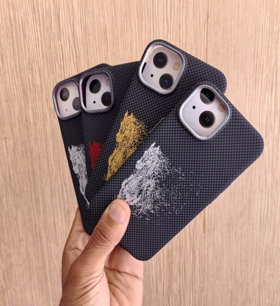  *Carbon fiber protective and mag save case for iPhone 14 / 13* 