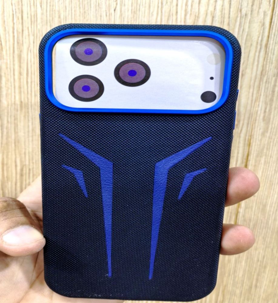  iPhone 17 Pro Max Carbon Fiber MagSafe Case – Protective and Stylish. 