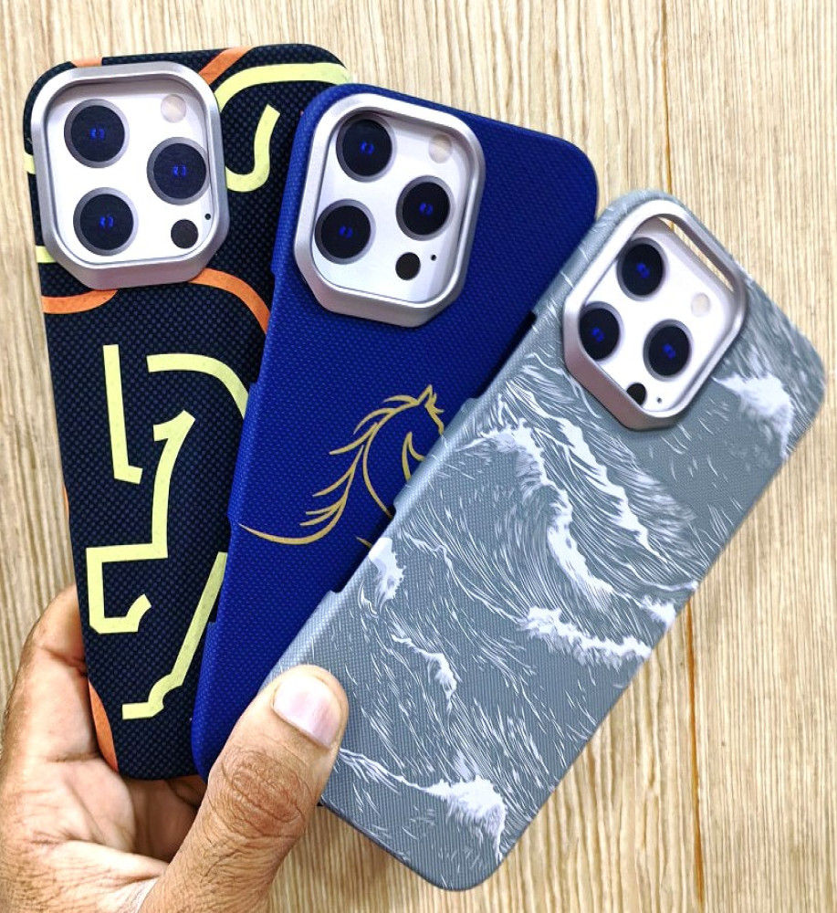  iPhone 16 Pro Max Carbon Fiber MagSafe Case – Protective and Stylish. 