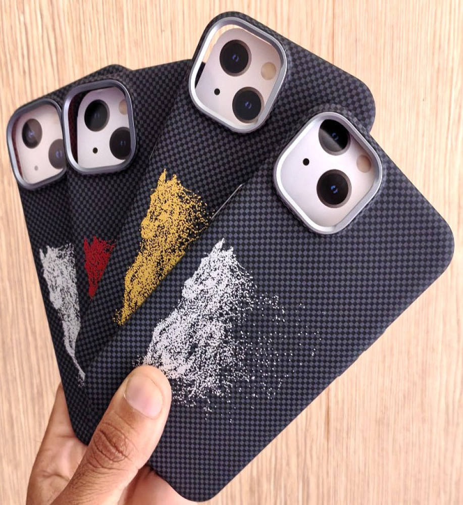  iPhone 14 Carbon Fiber MagSafe Case – Protective and Stylish. 